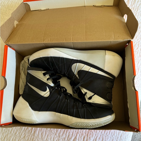 Nike Hyperdunk Basketball Mens Shoes size 11 - Picture 2 of 9